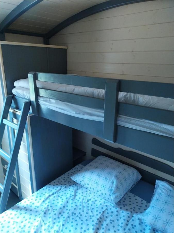 La Roulotte De Francine Guest House Chazeuil Ngoại thất bức ảnh